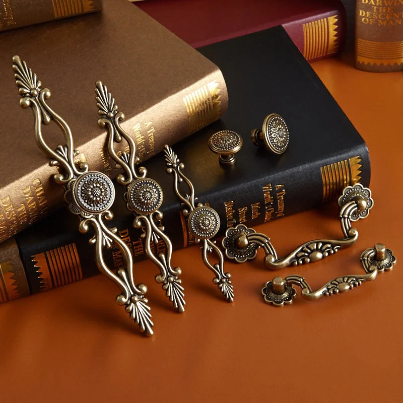 European Antique Furniture Handle Green Bronze Wardrobe Cabinet American wholesale Door Knobs and Pulls
European Antique Furniture Handle Green Bronze Wardrobe Cabinet American wholesale Door Knobs and Pulls