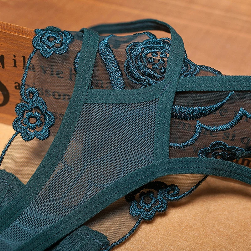 1 Pcs Women's Lace Panties Floral Thong Low-Rise Mesh Transparent Perspective Underwear Ladies Underpant Comfortable 
1 Pcs Women's Lace Panties Floral Thong Low-Rise Mesh Transparent Perspective Underwear Ladies Underpant Comfortable