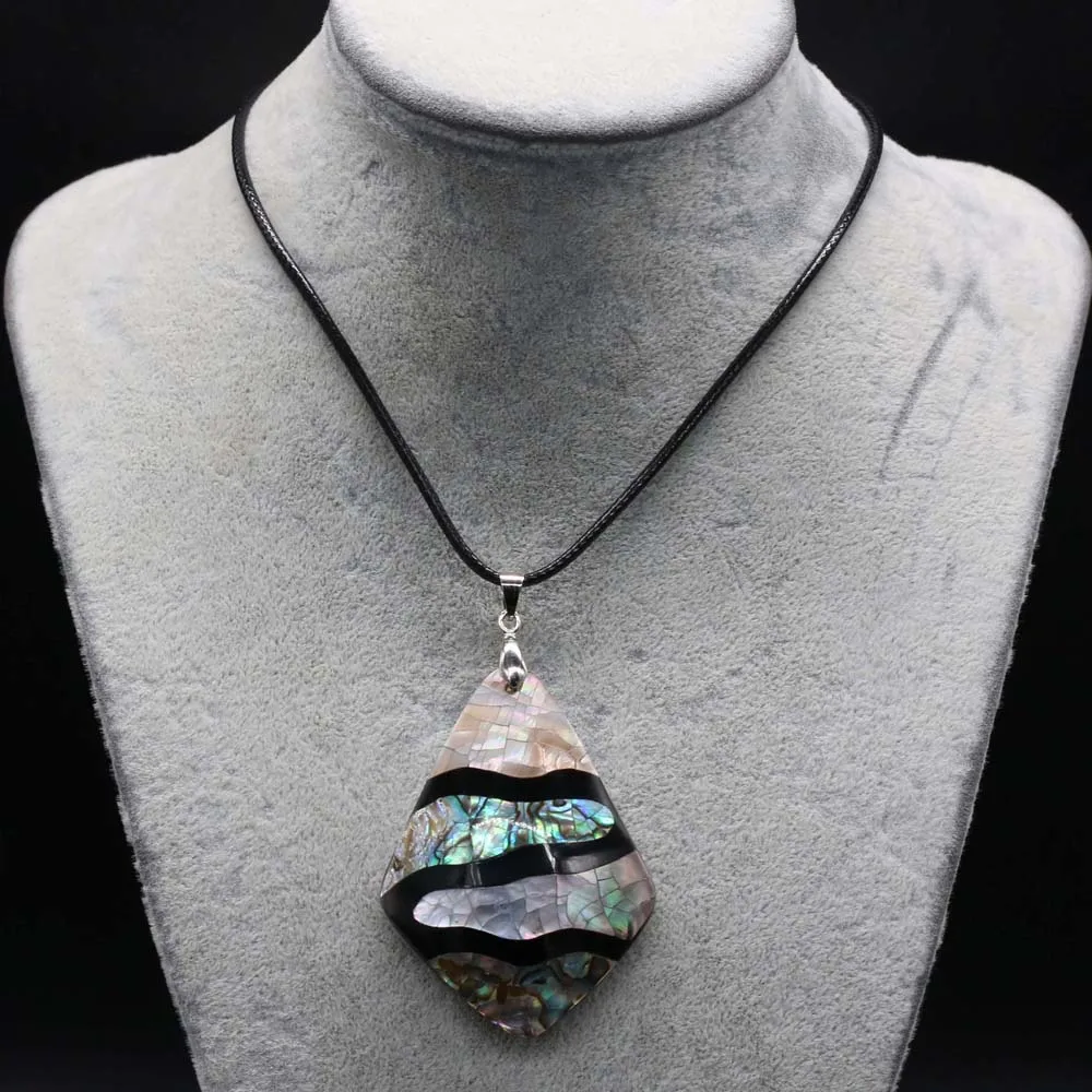 New Natural Mother of Pearl Shell Necklace Rhombus Shells Pendant Neck Chain Necklaces for Women's Simple luxury quality Jewelry
New Natural Mother of Pearl Shell Necklace Rhombus Shells Pendant Neck Chain Necklaces for Women's Simple luxury quality Jewelry