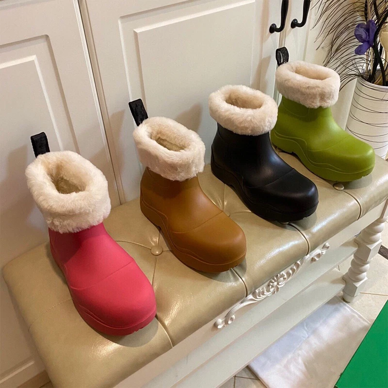 Winter New Style Keep Warm Rain Boots Plus Velvet Solid Color Fashion Women's Slip-on Flat Bottom Ankle Boots Fashion Fur Boots
Winter New Style Keep Warm Rain Boots Plus Velvet Solid Color Fashion Women's Slip-on Flat Bottom Ankle Boots Fashion Fur Boots