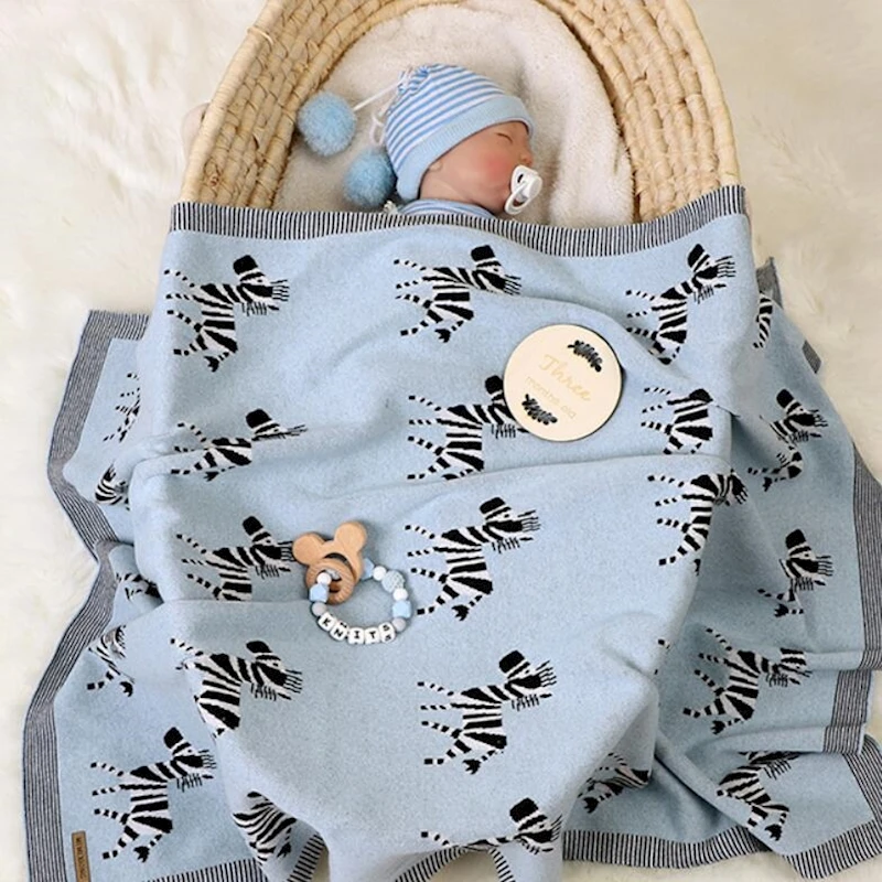 Одеяло вязаное хлопковое в виде зебры, 80*100 см
Одеяло вязаное хлопковое в виде зебры, 80*100 см