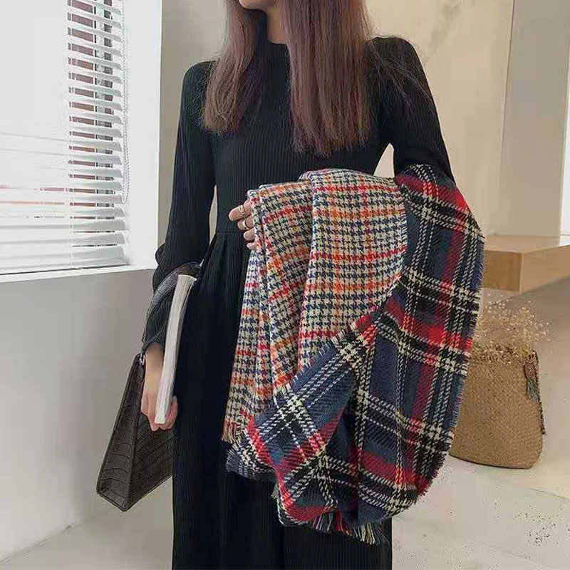Woman Scarf Autumn and Winter Fashion Plaid Scarf 2021 New Classic Ladies Shawl Wool Double-Sided Pattern Shawl Length 60*180CM
Woman Scarf Autumn and Winter Fashion Plaid Scarf 2021 New Classic Ladies Shawl Wool Double-Sided Pattern Shawl Length 60*180CM