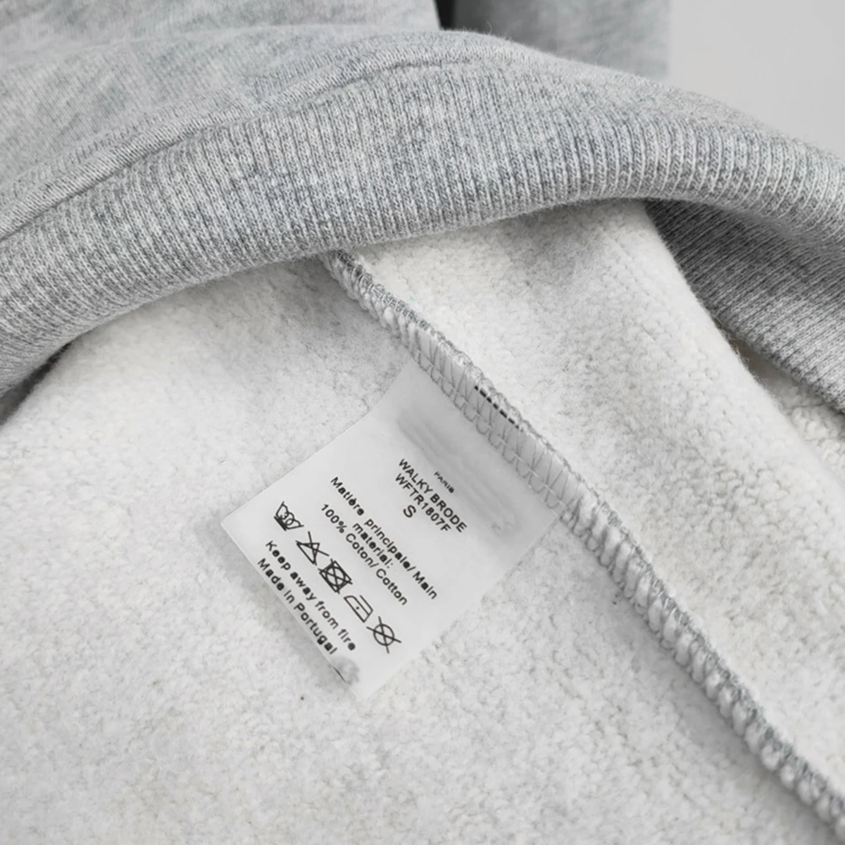 Beading Letter Graphic Hoodie Woman Autumn Winter Long Sleeve Hooded Pockect Cotton Cozy Pullover Vintage Classic Sweatshirt Top
Beading Letter Graphic Hoodie Woman Autumn Winter Long Sleeve Hooded Pockect Cotton Cozy Pullover Vintage Classic Sweatshirt Top