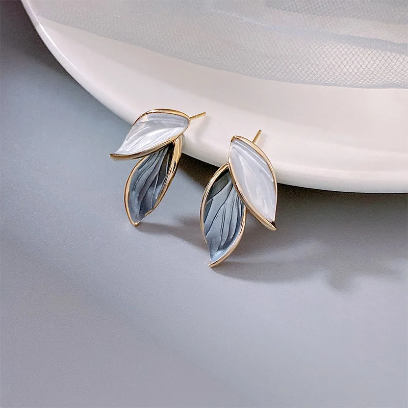 2021 New Arrival Metal Trendy Summer Fresh Lovely Sweet Grey Leaf Dangle Earrings For Women Fashion Metal Jewelry
2021 New Arrival Metal Trendy Summer Fresh Lovely Sweet Grey Leaf Dangle Earrings For Women Fashion Metal Jewelry