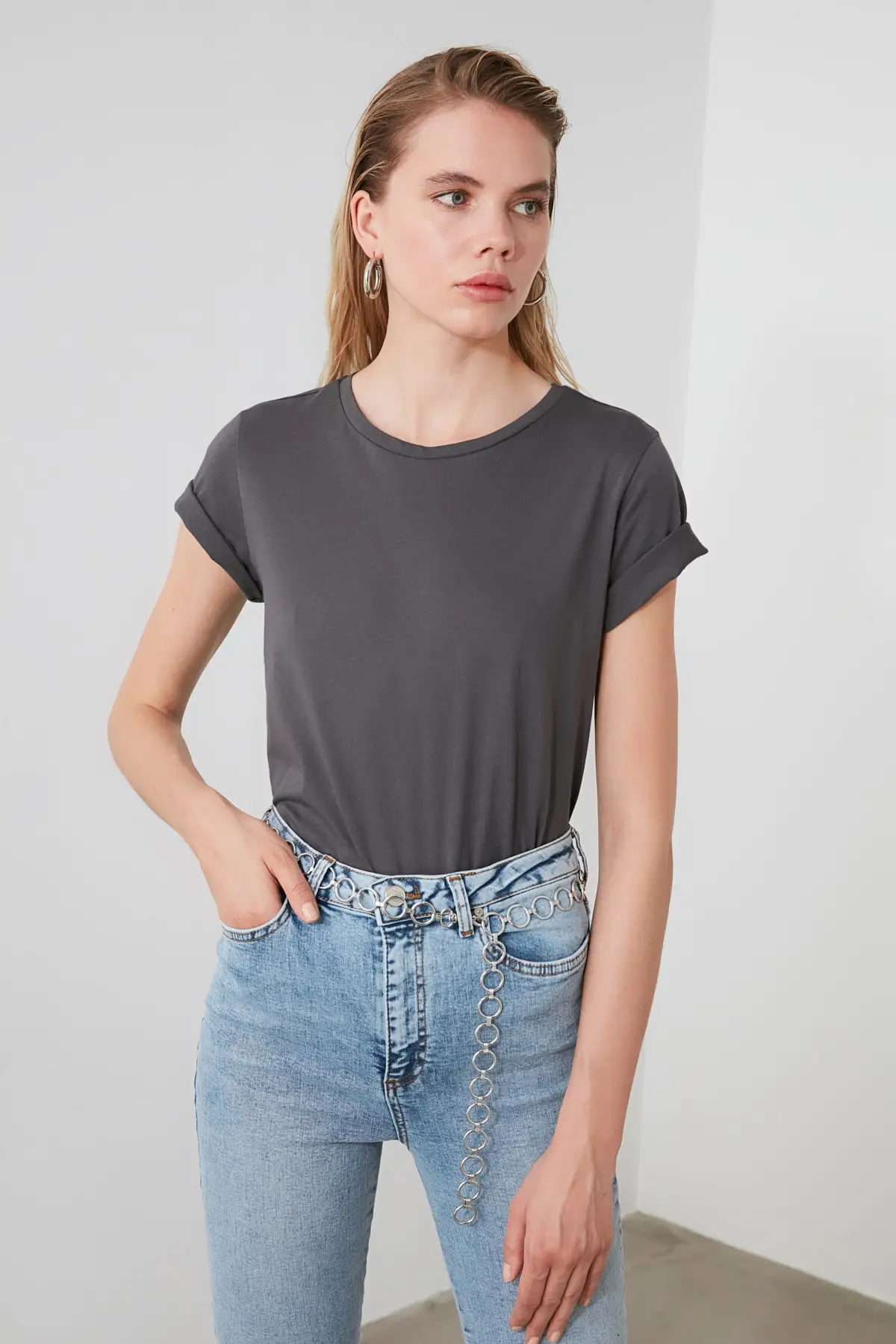 Trendyol Black White Beige Anthracite and Brown 5'li Package Bicycle Neck Basic Knitted T-Shirt TWOAW21TS0078
Trendyol Black White Beige Anthracite and Brown 5'li Package Bicycle Neck Basic Knitted T-Shirt TWOAW21TS0078