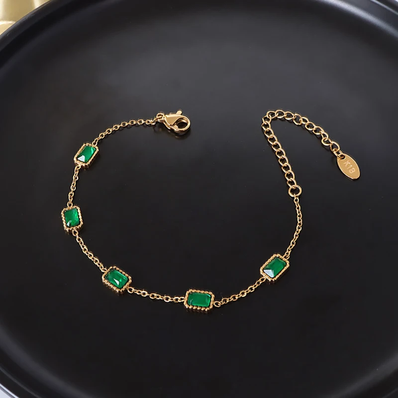French Cube Inlaid Green Zircon Charm Bracelet for Women Titanium Steel Retro Girl Chain Dating Design Jewelry Wholesale
French Cube Inlaid Green Zircon Charm Bracelet for Women Titanium Steel Retro Girl Chain Dating Design Jewelry Wholesale