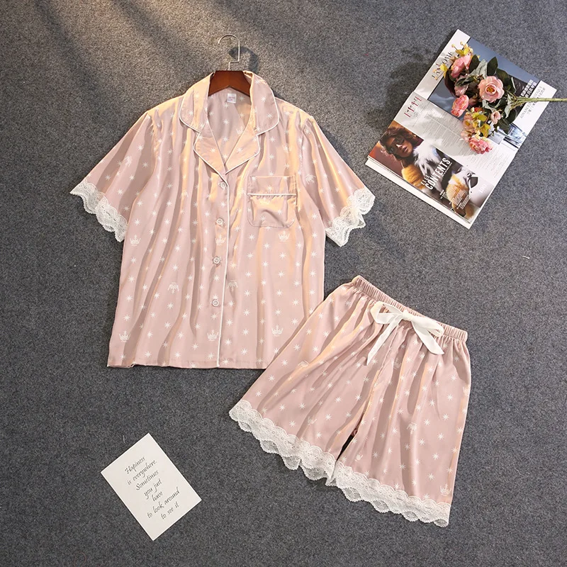 Dropshipping Summer New Pajamas Women's Ice Silk Thin Sexy Lace Short-sleeved Shorts Suit Pyjamas Silk Pajamas for Women
Dropshipping Summer New Pajamas Women's Ice Silk Thin Sexy Lace Short-sleeved Shorts Suit Pyjamas Silk Pajamas for Women