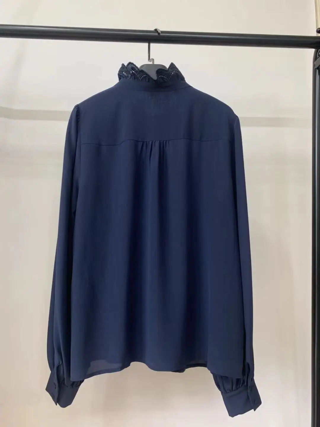 Women Shirt French Spring/summer 2021 New Lace Embroidery Collar Multi-color Wild Silk Shirt Women
Women Shirt French Spring/summer 2021 New Lace Embroidery Collar Multi-color Wild Silk Shirt Women