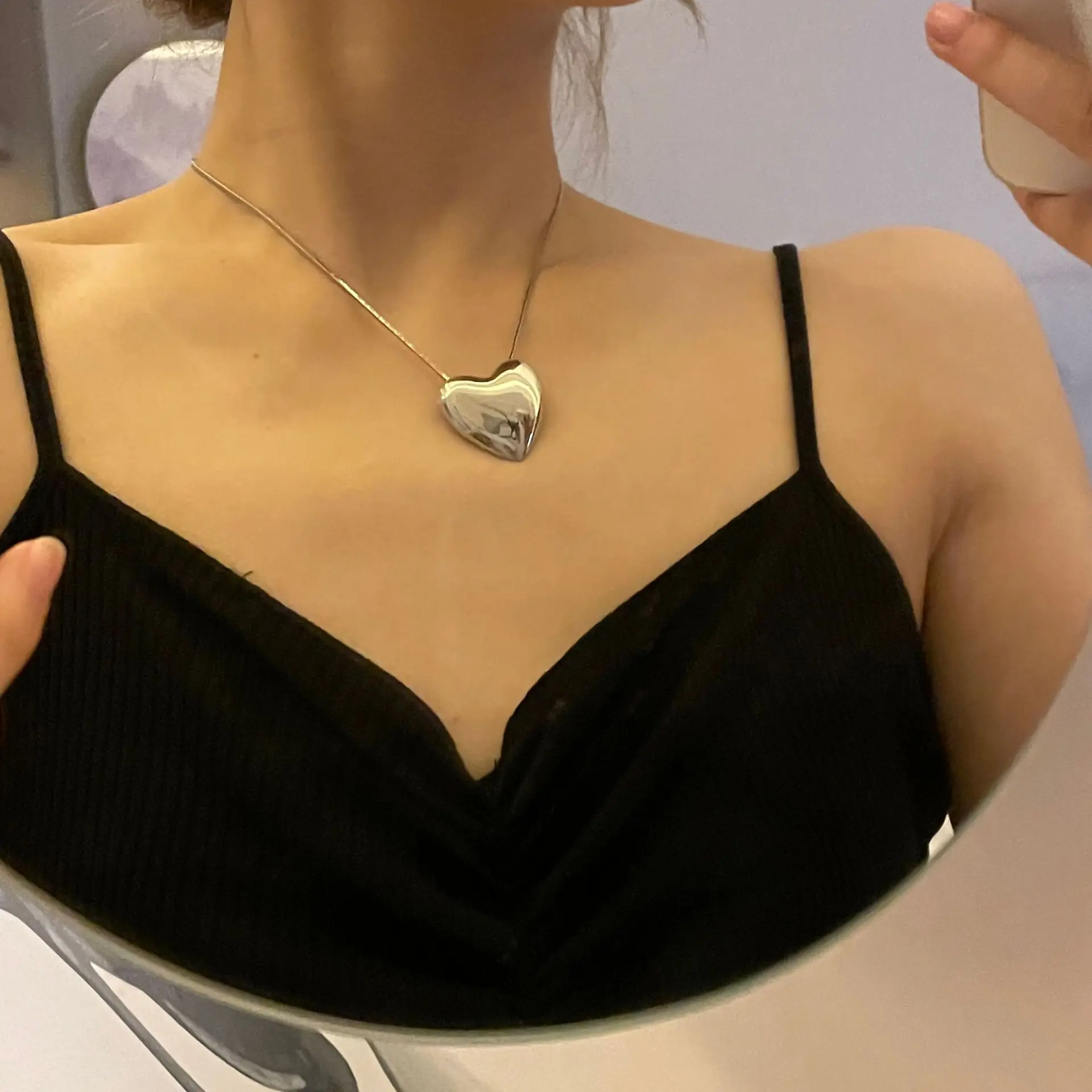 Light Luxury Ins Style Big Love Necklace Female Hip-Hop Clavicle Chain 2021 New Net Red Heart Twisted Singapore Chain
Light Luxury Ins Style Big Love Necklace Female Hip-Hop Clavicle Chain 2021 New Net Red Heart Twisted Singapore Chain