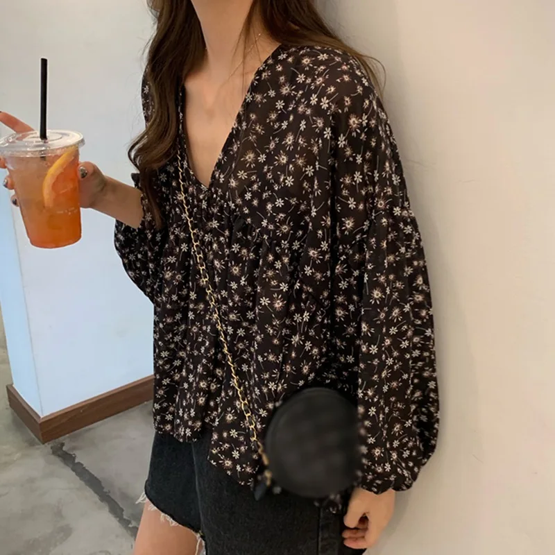 Sweet Floral Printed Loose Chiffon Blusas Women V Neck Long Sleeve Blouses Female Cozy Lantern Sleeve Shirts Femme Ropa Mujer
Sweet Floral Printed Loose Chiffon Blusas Women V Neck Long Sleeve Blouses Female Cozy Lantern Sleeve Shirts Femme Ropa Mujer