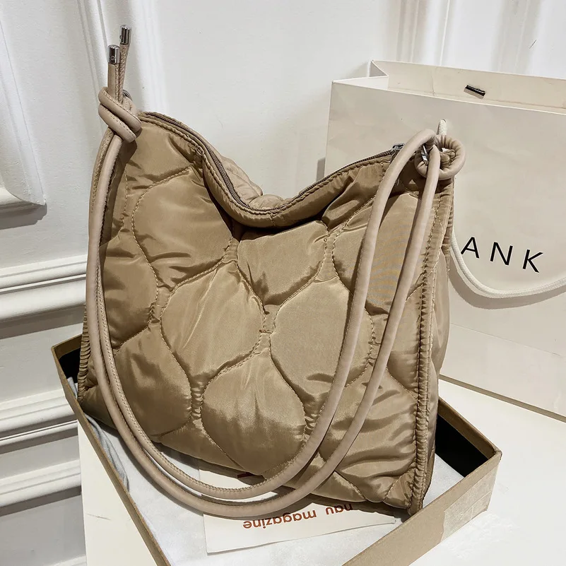 Мягкая сумка-шоппер, дизайнерские стеганые женские сумки на плечо, роскошные мягкие трендовые пуховые хлопковые сумки, зимний кошелек, нови...
Мягкая сумка-шоппер, дизайнерские стеганые женские сумки на плечо, роскошные мягкие трендовые пуховые хлопковые сумки, зимний кошелек, нови...