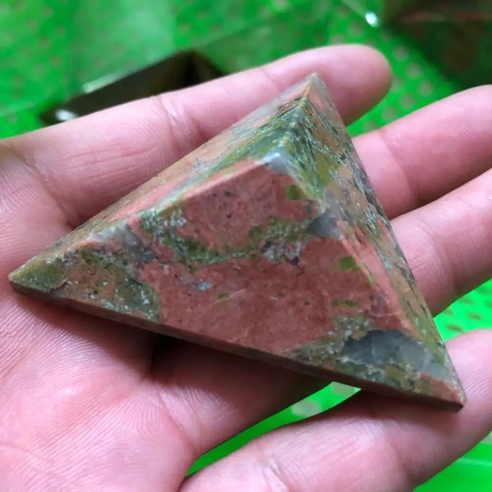 Natural beauty flowers green hand cut triangle pyramid, home decoration necessary for healing
Natural beauty flowers green hand cut triangle pyramid, home decoration necessary for healing