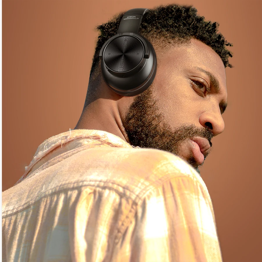 The Wireless Bluetooth headset touch control Ear-hook headset with microphone can be folded for 58 hours, long battery life 
The Wireless Bluetooth headset touch control Ear-hook headset with microphone can be folded for 58 hours, long battery life