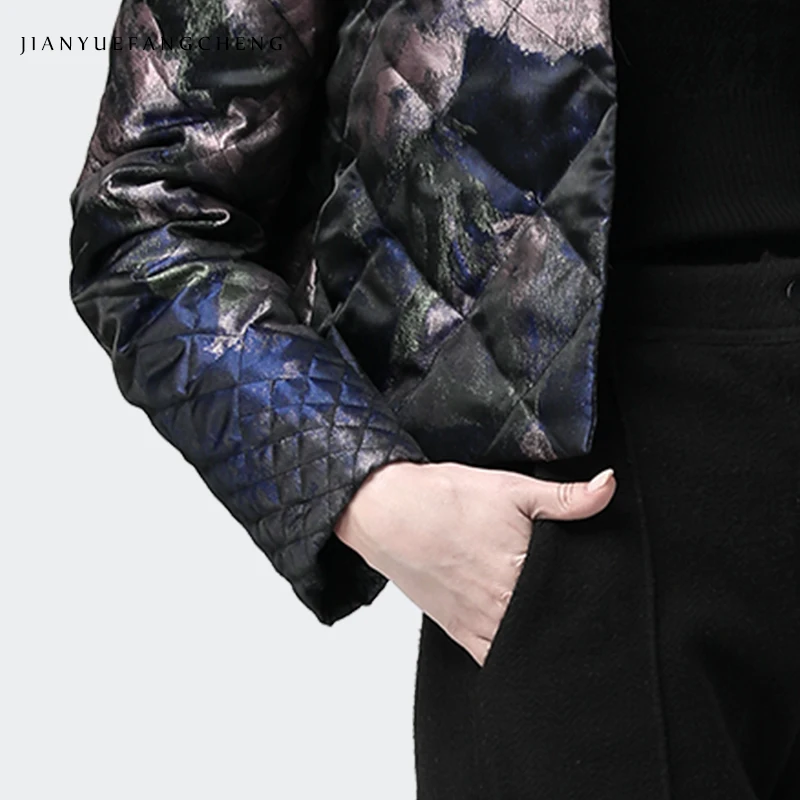 Women Winter Down Jacket Vintage Floral Printed White Duck Down Coat Warm Lightly Fashion Streetwear Short Tops Down Jackets
Women Winter Down Jacket Vintage Floral Printed White Duck Down Coat Warm Lightly Fashion Streetwear Short Tops Down Jackets