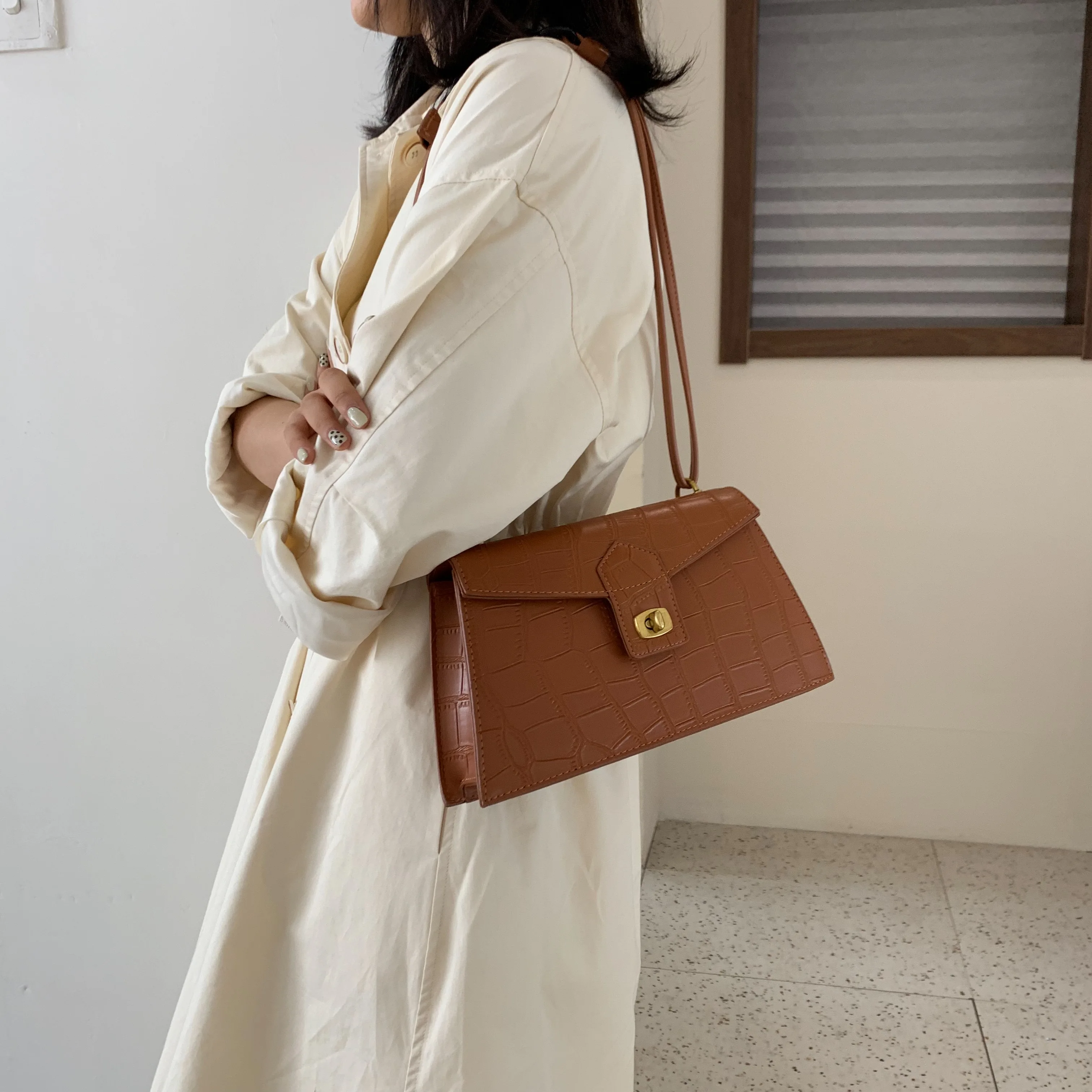High quality leather handbags street casual solid color zipper shoulder bag retro crocodile pattern ladies Messenger bag 2019 ne
High quality leather handbags street casual solid color zipper shoulder bag retro crocodile pattern ladies Messenger bag 2019 ne