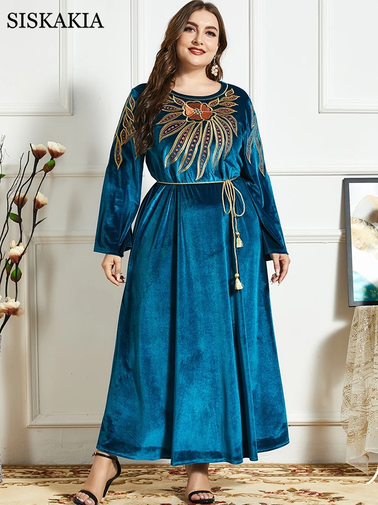 Ethnic Embroidery Velvet Dress for Women Winter 2021 Fashion Muslim Middle East Evening Clothes Long Sleeve Oman Arabic Robe 4XL
Ethnic Embroidery Velvet Dress for Women Winter 2021 Fashion Muslim Middle East Evening Clothes Long Sleeve Oman Arabic Robe 4XL