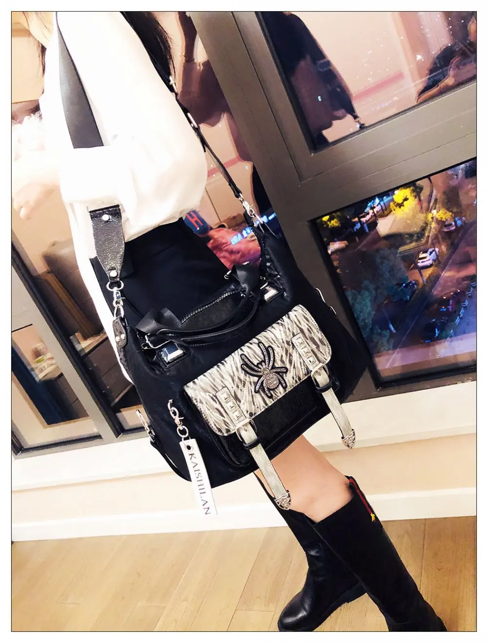 Lady Vegan Leather Rivet Rhinestone Hobo Handbag Female Fashion Casual Daily Street Faux Leather Big Size Black Messenger Bag
Lady Vegan Leather Rivet Rhinestone Hobo Handbag Female Fashion Casual Daily Street Faux Leather Big Size Black Messenger Bag