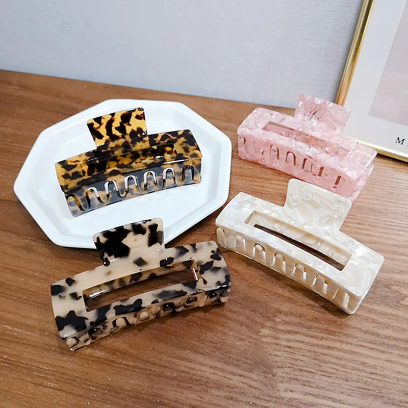 New Korean Fashion Large Geometric Hollow Square Tortoiseshell Leopard Acetate Hair Clip Hair Claw for Women Hair Accessories
New Korean Fashion Large Geometric Hollow Square Tortoiseshell Leopard Acetate Hair Clip Hair Claw for Women Hair Accessories