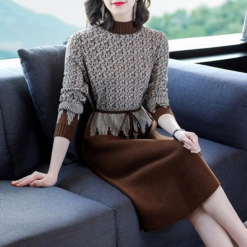 Women Knit Dress 2022 New Female Autumn Winter Dresses Mother Fashion Waist Temperament Dress Women's long Sleeve Sweater Dress
Women Knit Dress 2022 New Female Autumn Winter Dresses Mother Fashion Waist Temperament Dress Women's long Sleeve Sweater Dress