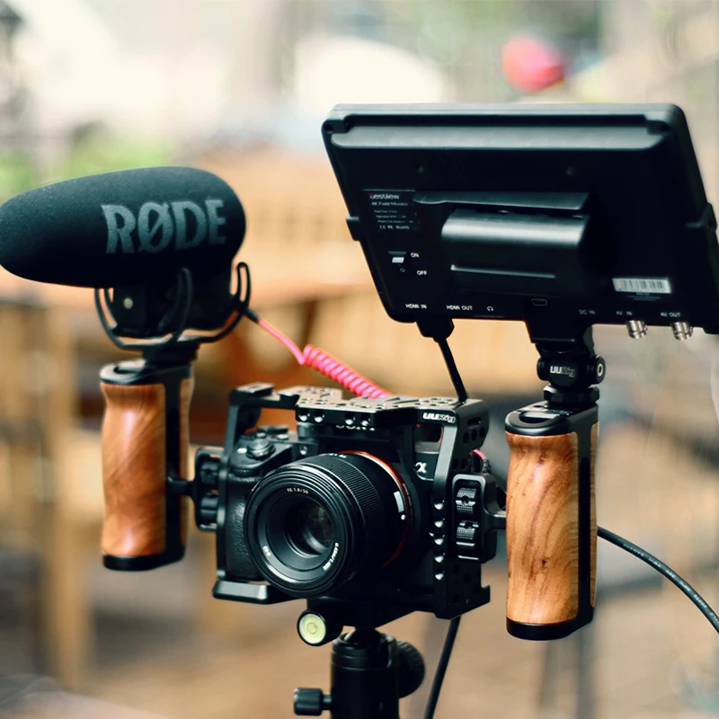 UURig R027 Adjustable DSLR Wooden Camera Handle Universal Side Handle Grip with Cold Shoe Mount for Microphone LED Light
UURig R027 Adjustable DSLR Wooden Camera Handle Universal Side Handle Grip with Cold Shoe Mount for Microphone LED Light