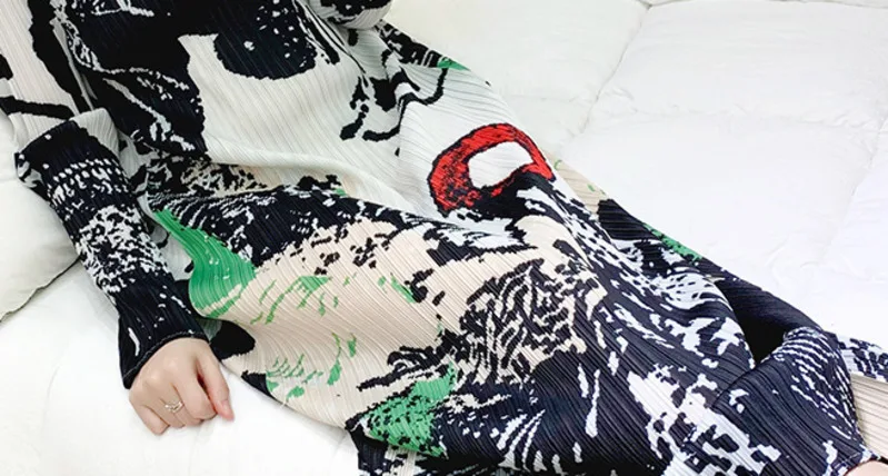 2020 Stand Collar Full Sleeves Printed Colorful Pullover Loose Long Elastic Waist Sweet Female Dress U396
2020 Stand Collar Full Sleeves Printed Colorful Pullover Loose Long Elastic Waist Sweet Female Dress U396