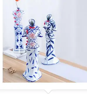 

Классическая керамическая ваза, сине-белая фарфоровая статуя боди-арта, настольное украшение, настольные вазы, окрашенные фигурки-Ципао, ук...