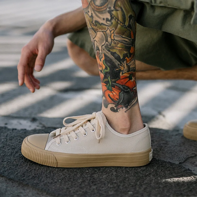 QWEDF 2019 Men Canvas Shoes Fashion Solid Color Men Vulcanized Shoes Lace-up Casual Shoes Men Sneakers chaussure homme X4-84
QWEDF 2019 Men Canvas Shoes Fashion Solid Color Men Vulcanized Shoes Lace-up Casual Shoes Men Sneakers chaussure homme X4-84