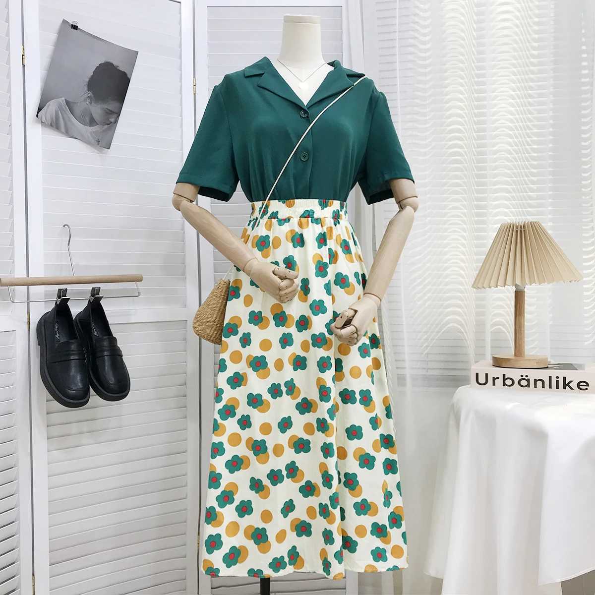 Vintage High Waist Floral Chiffon Midi Skirt Women 2021 Summer Fashion Vacation Korean Style A-line Umbrella Medium Long Skirt
Vintage High Waist Floral Chiffon Midi Skirt Women 2021 Summer Fashion Vacation Korean Style A-line Umbrella Medium Long Skirt