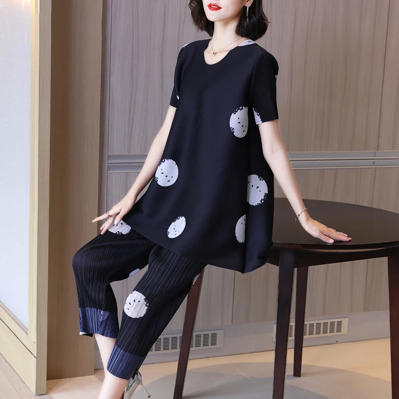 Plus Size Women Clothing Stretch Loose Miyake Pleated 2PCS Set Summer 2021 Polka Dot Round Neck Short Sleeve Top + Pencil Pants
Plus Size Women Clothing Stretch Loose Miyake Pleated 2PCS Set Summer 2021 Polka Dot Round Neck Short Sleeve Top + Pencil Pants