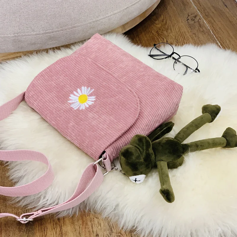 Women Stripe Corduroy Crossbody Bags Daisy Embroidery Canvas Zipper Shoulder & Messenger Bag Phone Coin Money Handbags For Girls
Women Stripe Corduroy Crossbody Bags Daisy Embroidery Canvas Zipper Shoulder & Messenger Bag Phone Coin Money Handbags For Girls