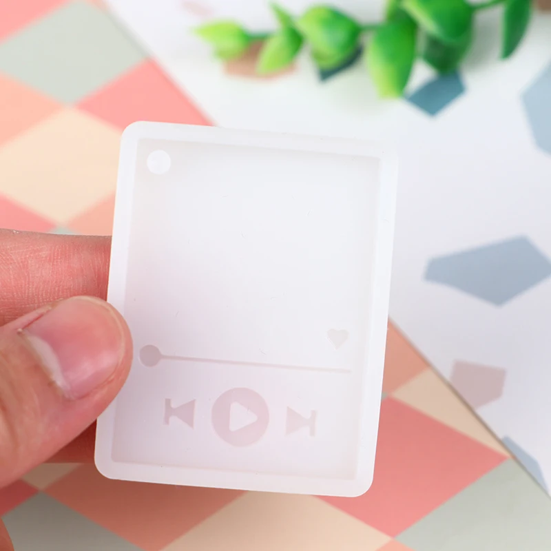 Super Glossy Epoxy Resin Player Mold Keychain Casting Silicone Mould DIY Crafts Polymer Clay Jewelry Making Tool Drop Shipping
Super Glossy Epoxy Resin Player Mold Keychain Casting Silicone Mould DIY Crafts Polymer Clay Jewelry Making Tool Drop Shipping