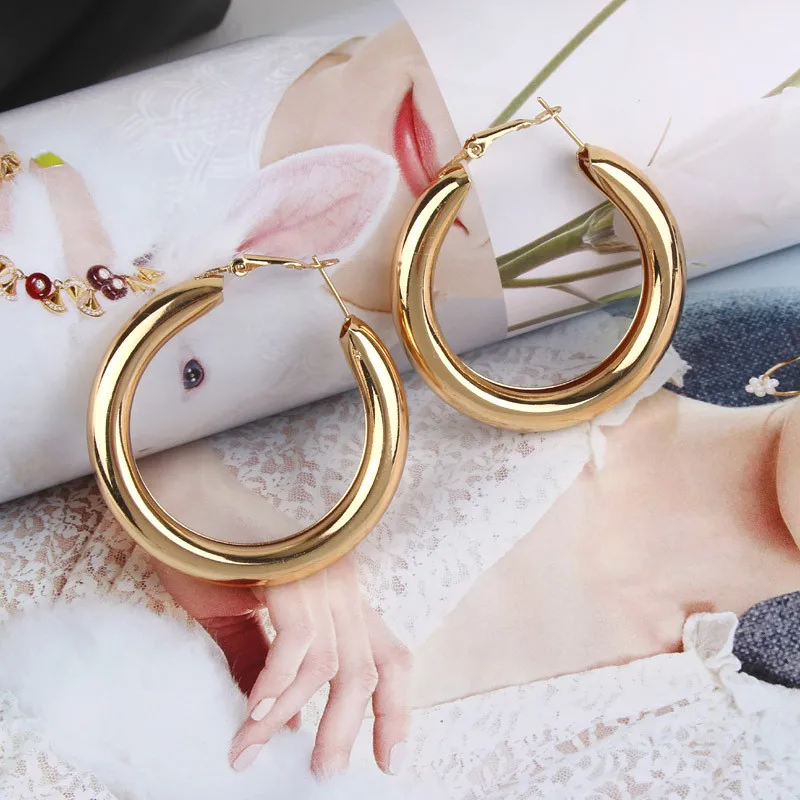 SUMU Vintage Metal Hoop circle Earring for women Creative Geometric statement Punk earring Hanging fashion jewelry trendy nEW
SUMU Vintage Metal Hoop circle Earring for women Creative Geometric statement Punk earring Hanging fashion jewelry trendy nEW