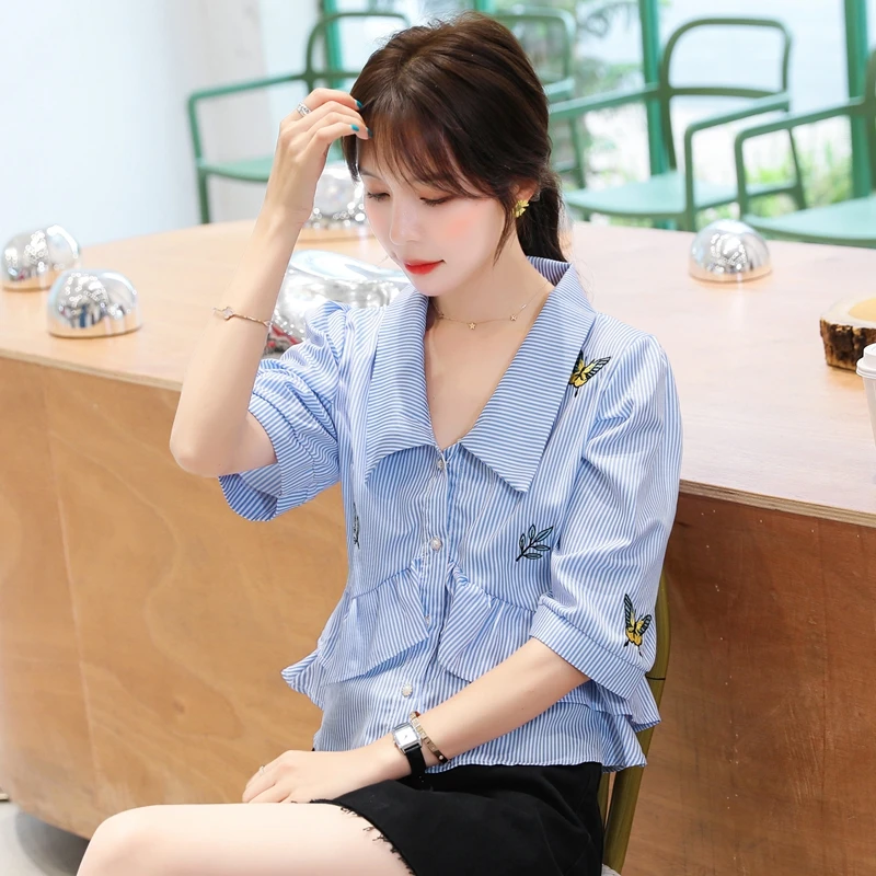 2021 Striped Blouse Women Fashion Elegant Ruffle Tops Female Turndown Collar Puff Sleeve Embroidery Butterfly Shirts Womens
2021 Striped Blouse Women Fashion Elegant Ruffle Tops Female Turndown Collar Puff Sleeve Embroidery Butterfly Shirts Womens