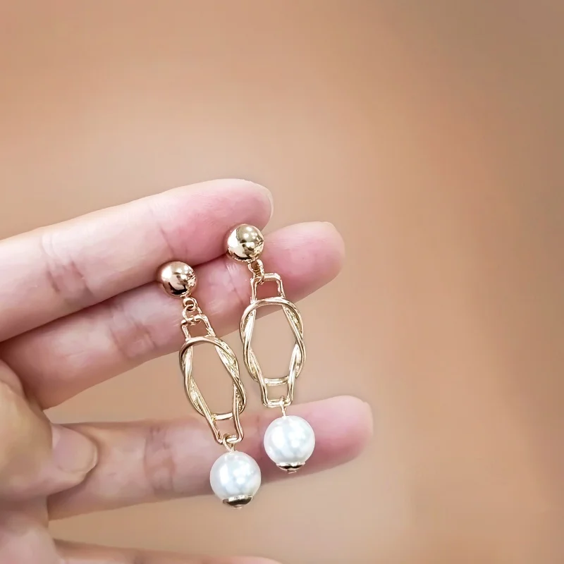 Mihan Women Jewelry Geometric Earrings Pretty Design Golden Plating Hot Selling Simulated Pearl Drop Earrings For Party Gifts
Mihan Women Jewelry Geometric Earrings Pretty Design Golden Plating Hot Selling Simulated Pearl Drop Earrings For Party Gifts