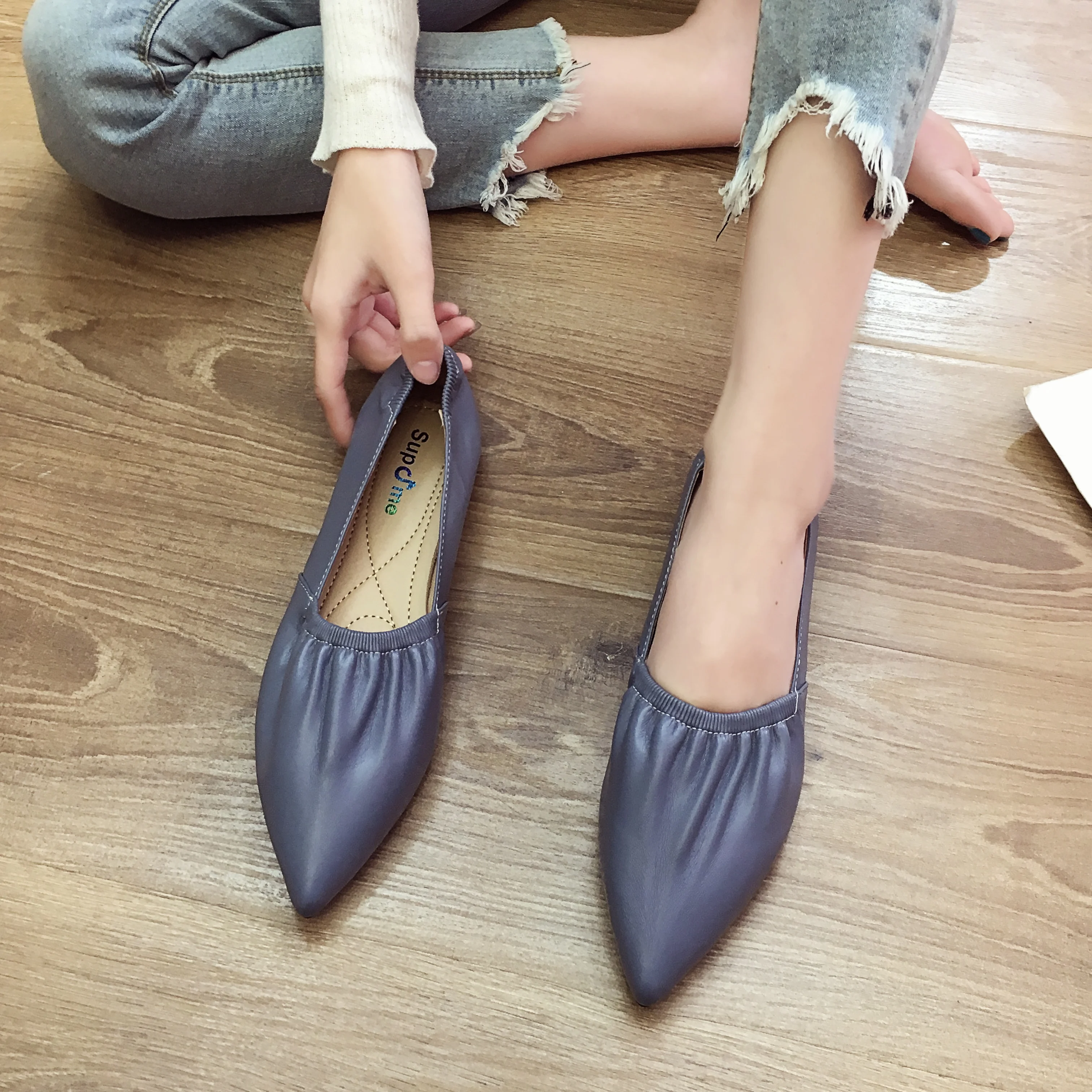 Shoes Woman 2021 Casual Female Sneakers Autumn Slip-on Shallow Mouth Pointed Toe Flats Elegant New Fall Moccasin Slip On Dress
Shoes Woman 2021 Casual Female Sneakers Autumn Slip-on Shallow Mouth Pointed Toe Flats Elegant New Fall Moccasin Slip On Dress