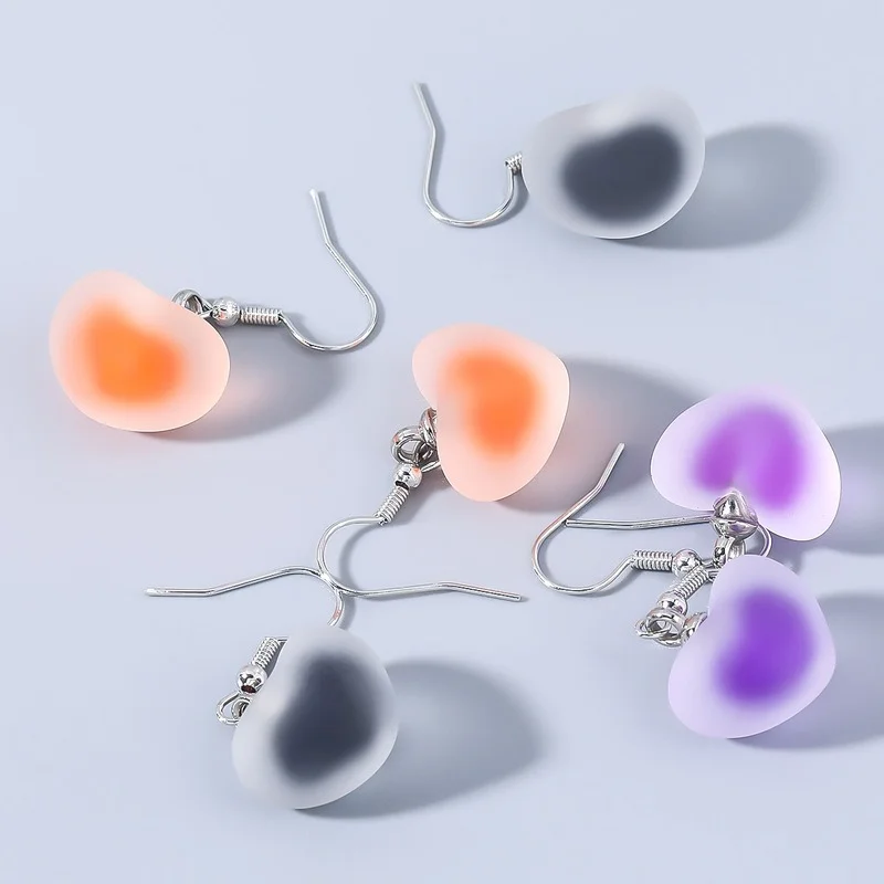2021 Korea Fashion Alloy Frosted Resin Love Earrings for Female European and American Fashion Party Ear Hook Earrings
2021 Korea Fashion Alloy Frosted Resin Love Earrings for Female European and American Fashion Party Ear Hook Earrings