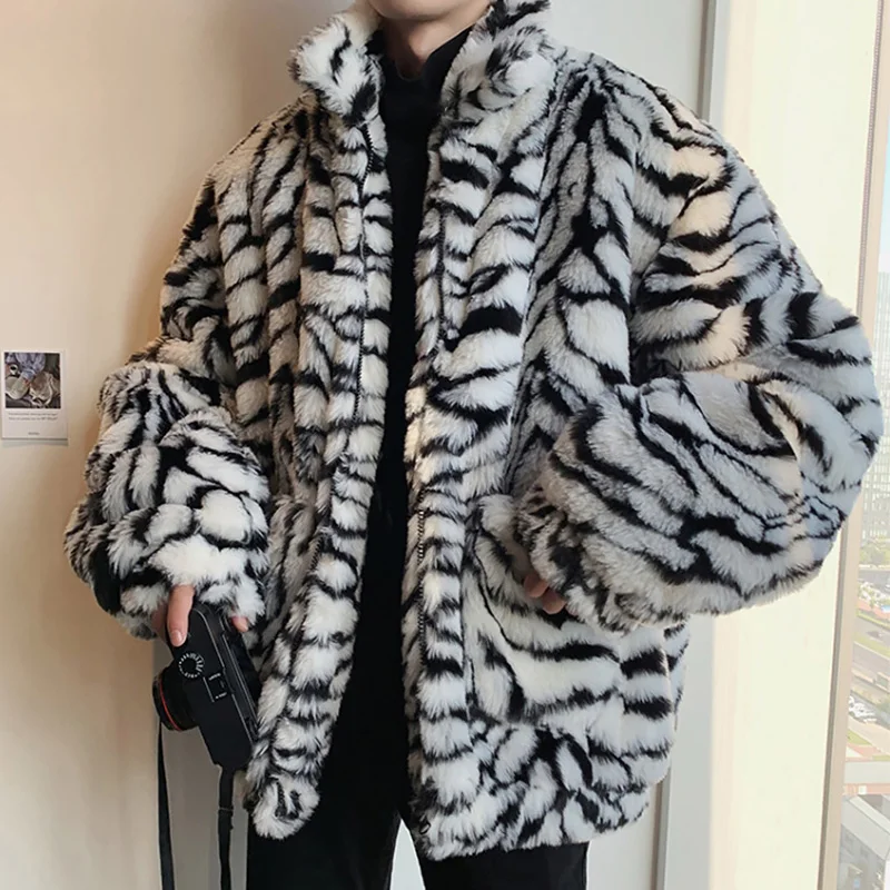 Winter Men Faux Fur Tiger Pattern Coat Jacket Male Fashion Loose Warm Coat Male Streetwear Thicken Outwear Oversize
Winter Men Faux Fur Tiger Pattern Coat Jacket Male Fashion Loose Warm Coat Male Streetwear Thicken Outwear Oversize