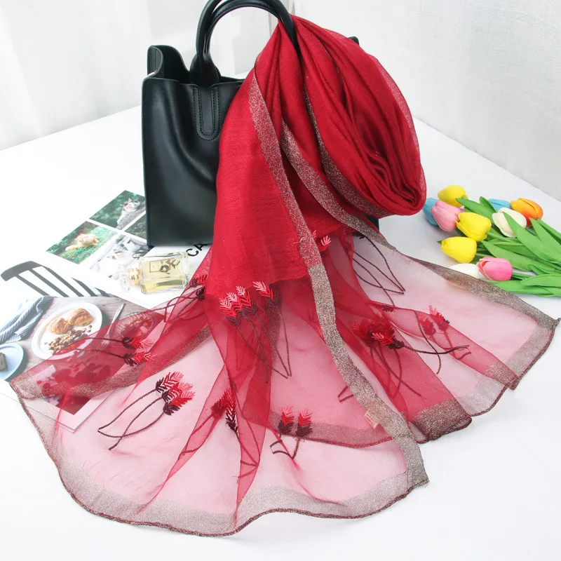 New Silk and Silk Wool Decorative Female Scarf in Autumn and Winter of 2019,Embroidered Maishui Silk Scarf Wedding Shawl Girl
New Silk and Silk Wool Decorative Female Scarf in Autumn and Winter of 2019,Embroidered Maishui Silk Scarf Wedding Shawl Girl
