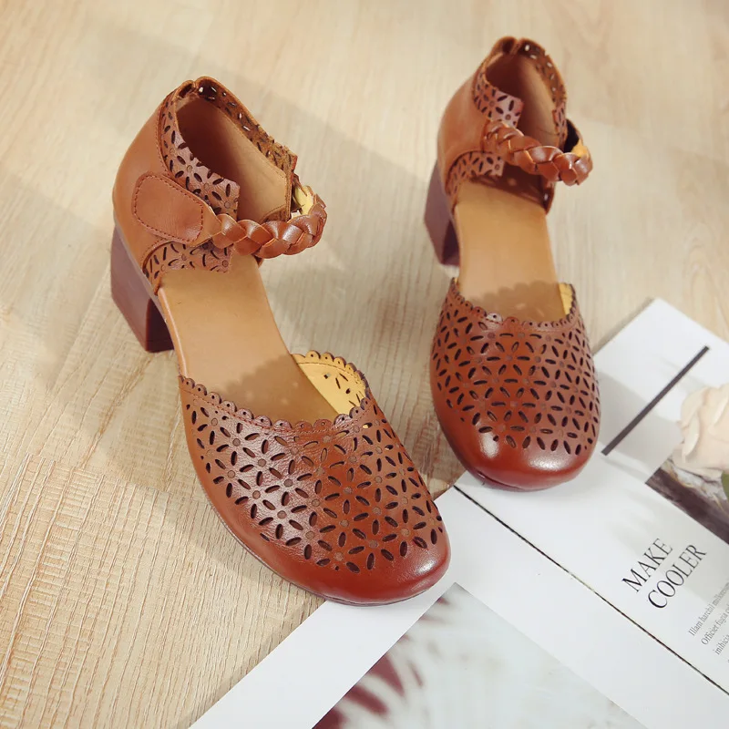 Xiuteng 2020 Summer New Soft Bottom Flat Genuine Leather Women Shoes Women Sandals Retro Handmade Flower Sandals For monther
Xiuteng 2020 Summer New Soft Bottom Flat Genuine Leather Women Shoes Women Sandals Retro Handmade Flower Sandals For monther