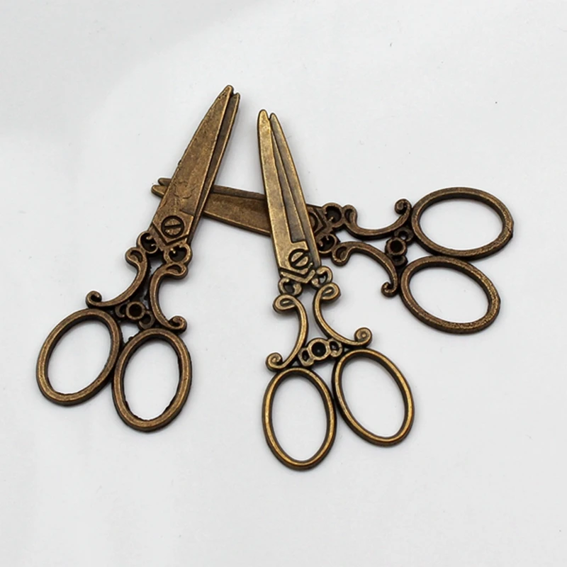 4pcs Charms sewing scissors 61*25mm Antique Making pendant fit,Vintage Tibetan Silver,DIY bracelet necklace
4pcs Charms sewing scissors 61*25mm Antique Making pendant fit,Vintage Tibetan Silver,DIY bracelet necklace