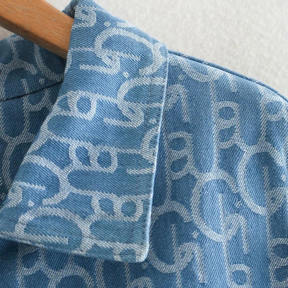 2021 spring new female blue denim dress lapel shirt niche skirt loose waist design long sleeve mid-length jacket single breasted 
2021 spring new female blue denim dress lapel shirt niche skirt loose waist design long sleeve mid-length jacket single breasted