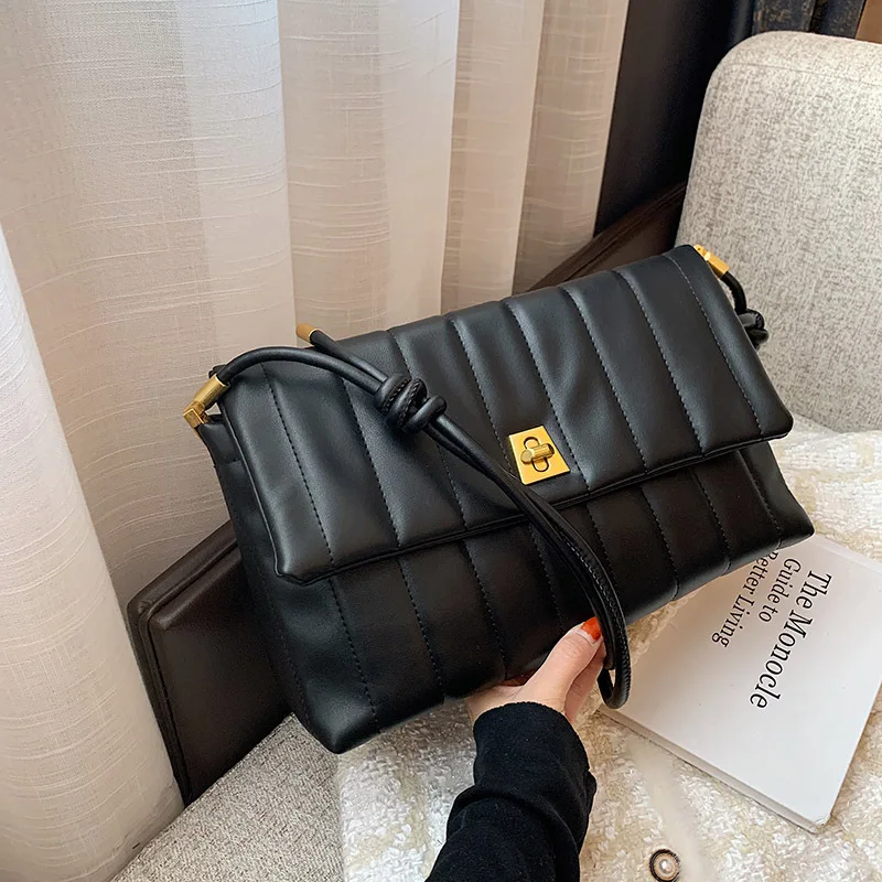 2021 New Trend Clamshell Lock Embroidery Thread Shoulder Messenger Bag Fashion Lady Small Square Bag Casual Handbag Bag Female
2021 New Trend Clamshell Lock Embroidery Thread Shoulder Messenger Bag Fashion Lady Small Square Bag Casual Handbag Bag Female