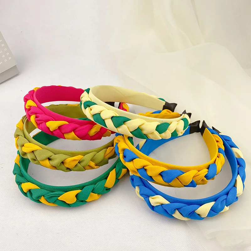 1PCS Korean Version of The New Color Headband Cute Girl Twist Headband Fashion Wild Simple Headdress Hair Accessories
1PCS Korean Version of The New Color Headband Cute Girl Twist Headband Fashion Wild Simple Headdress Hair Accessories