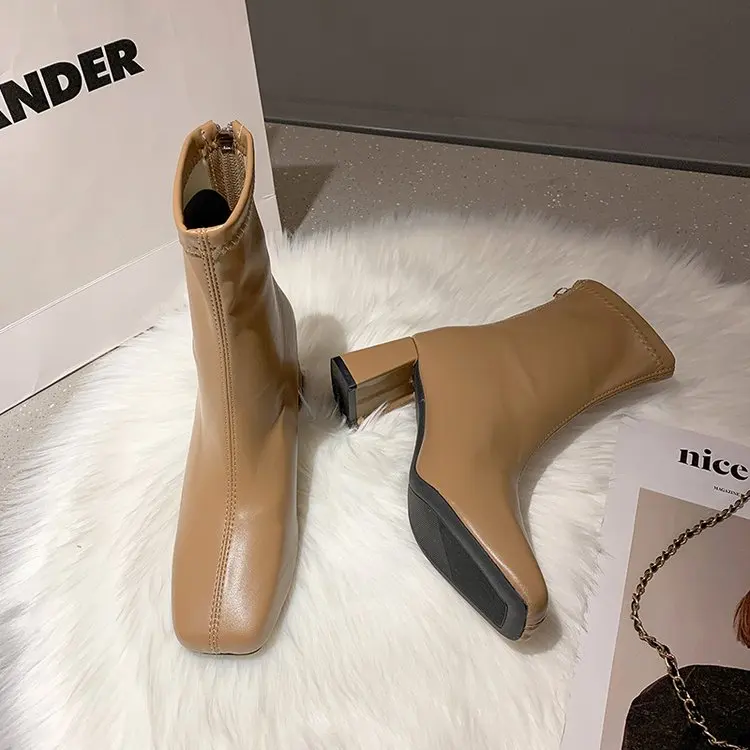 Children's Short Boots New 2021 Square Toe Boots Spring and Autumn Single Boots British Style Thick Heel Mid-heel Martin Boots
Children's Short Boots New 2021 Square Toe Boots Spring and Autumn Single Boots British Style Thick Heel Mid-heel Martin Boots