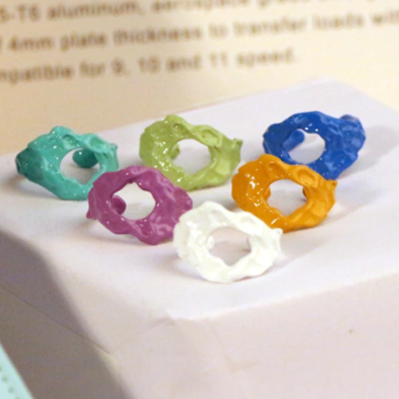 Women Irregular Hollow Out Candy Ring Geometric Hand-painted Party Open Finger Ring Jewelry
Women Irregular Hollow Out Candy Ring Geometric Hand-painted Party Open Finger Ring Jewelry