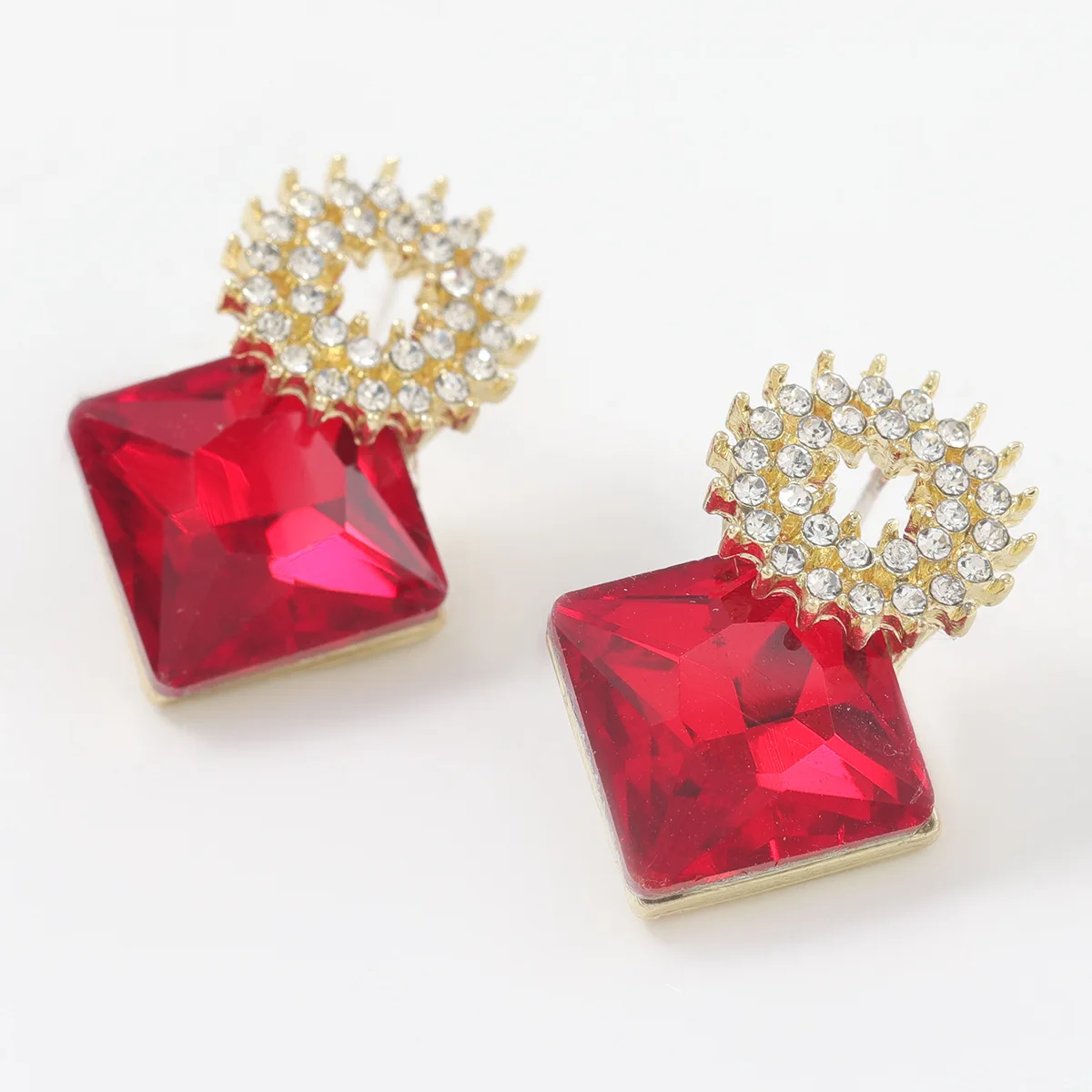 2021 Spring New Simple Metal Flower Square Glass Earrings Female Creative Pop Party Jewelry Accessories
2021 Spring New Simple Metal Flower Square Glass Earrings Female Creative Pop Party Jewelry Accessories