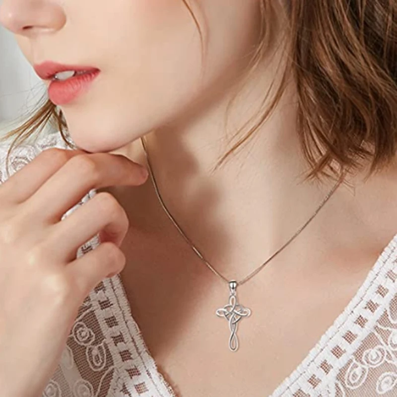Elegant Metal Cross Pendant Lover Necklace For Women Lover Present Valentines Gift Couple Jewelry Birthday Gift
Elegant Metal Cross Pendant Lover Necklace For Women Lover Present Valentines Gift Couple Jewelry Birthday Gift