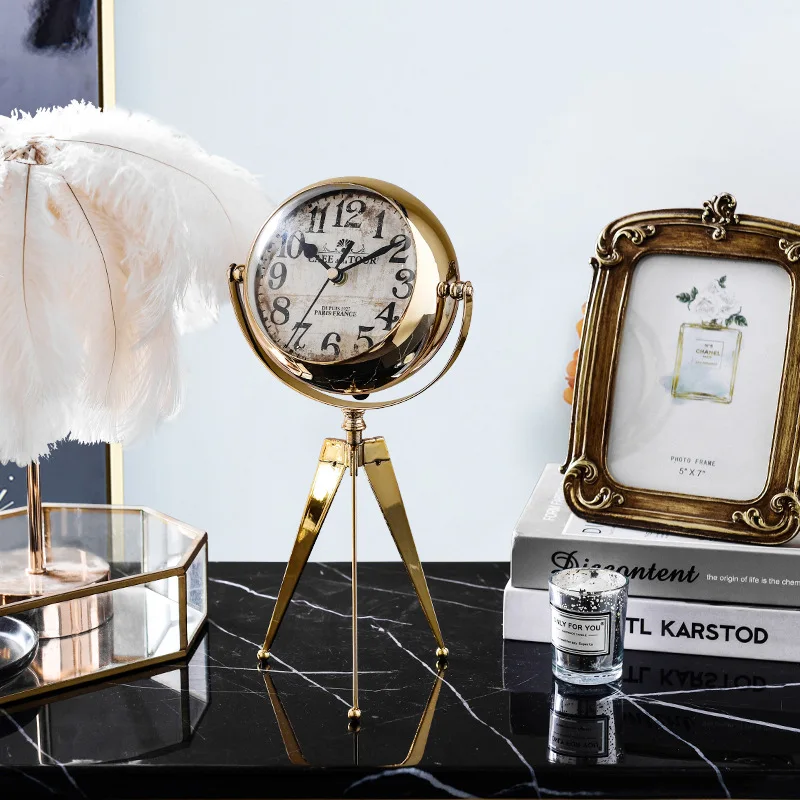 European Golden Retro Clock Bedroom Luxury Metal Alarm Clock Creative Table Clock Ornament for Home Decoration Crafts NJ72208
European Golden Retro Clock Bedroom Luxury Metal Alarm Clock Creative Table Clock Ornament for Home Decoration Crafts NJ72208