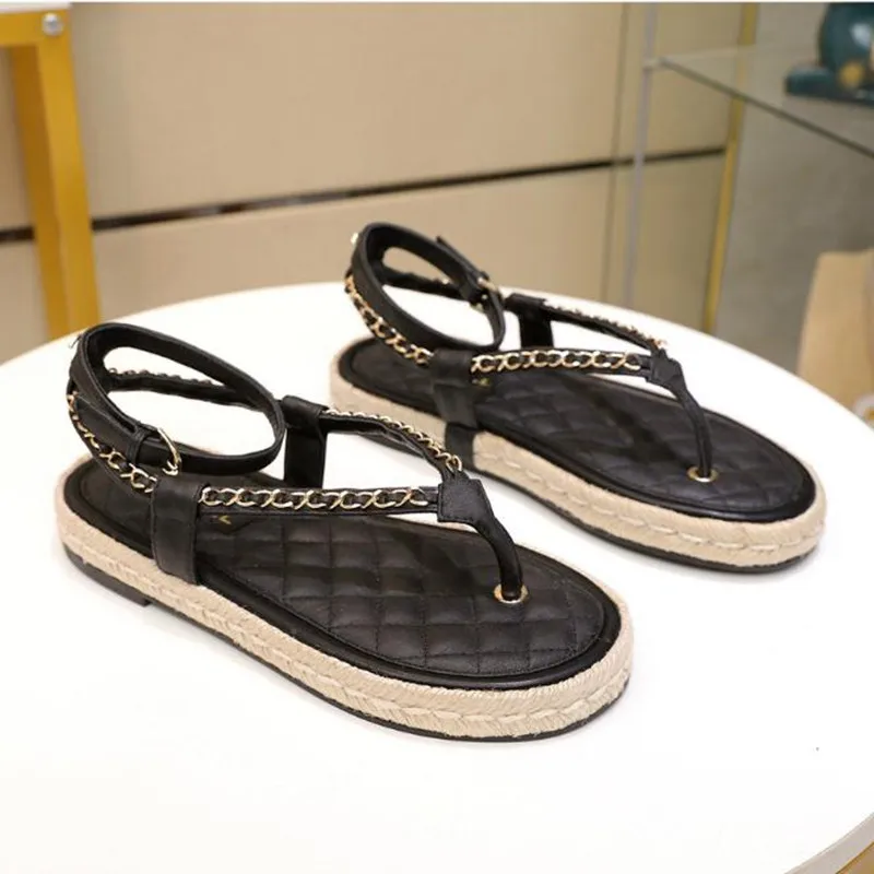 2021 Summer New Metal Chain Sandals Ladies Rhombus Flip Flops Ankle Buckle Straw Thick Soled Sandals Casual Women's Flat Shoes
2021 Summer New Metal Chain Sandals Ladies Rhombus Flip Flops Ankle Buckle Straw Thick Soled Sandals Casual Women's Flat Shoes