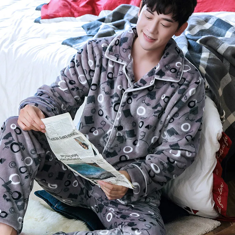 H5907 Printed Pajamas Men Winter Lapel Thick Warm Flannel Nightwear Suit Home Clothing Male Coral Fleece Long Sleeve Sleepwear
H5907 Printed Pajamas Men Winter Lapel Thick Warm Flannel Nightwear Suit Home Clothing Male Coral Fleece Long Sleeve Sleepwear